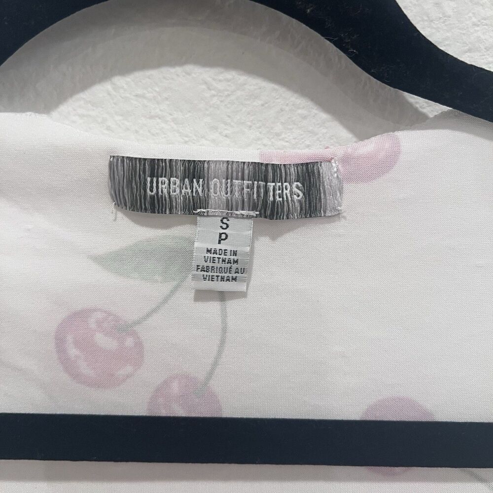 urban outfitters Women’s White Tank Top Cherry Print Shoulder Detail Small Y2K - Picture 3 of 8